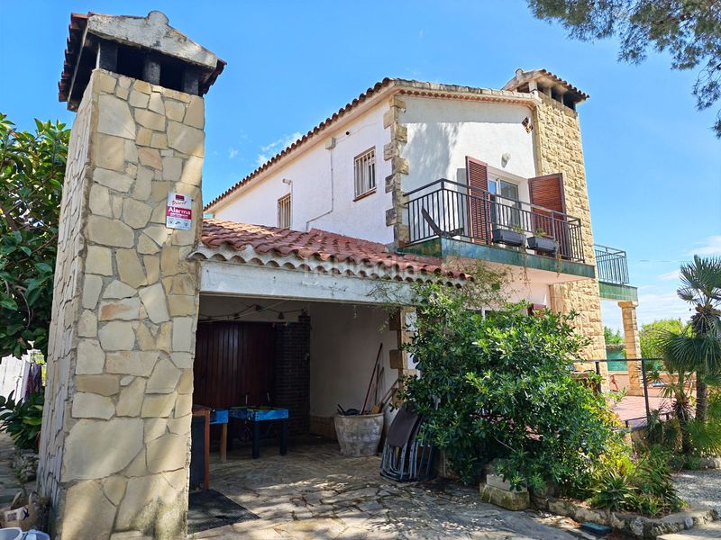 Foto b6940bff-99a2-4a87-99ce-308190b4487f. Xalet amb calefacció aparcament piscina a Bellvei