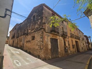 Casa  Major. 3 casas de pueblo en una completamente a reformar en masllorenç