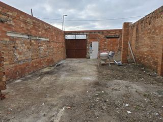 Casa  Felix rodriguez de la fuente. Casa de pueblo a reformar mas parcela