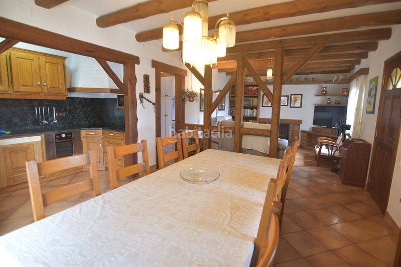 Foto b3f4bef2-9db0-40cb-91a9-8a99a5ccd191. Casa amb piscina a Montmell (El)