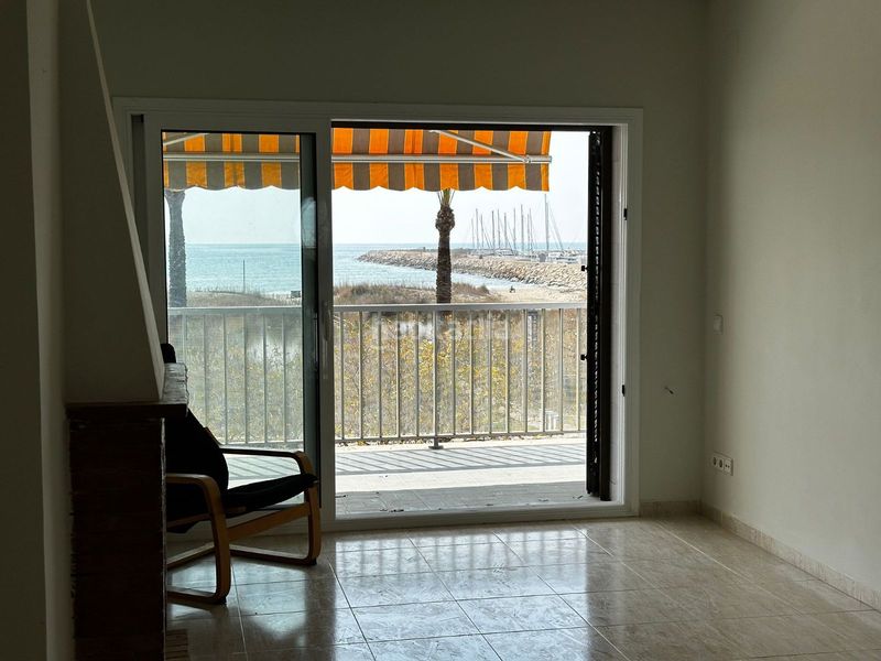 Foto b41a3e0c-6e4f-432c-a068-8e00dd31ec96. Pis a Segur Platja Segur de Calafell