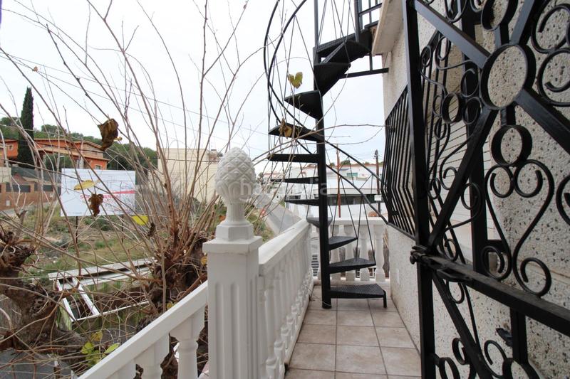 Foto 69a93d12-16fe-42e9-a728-7716d3bf139b. Maison jumelée avec chauffage parking dans Cunit residencial Cunit