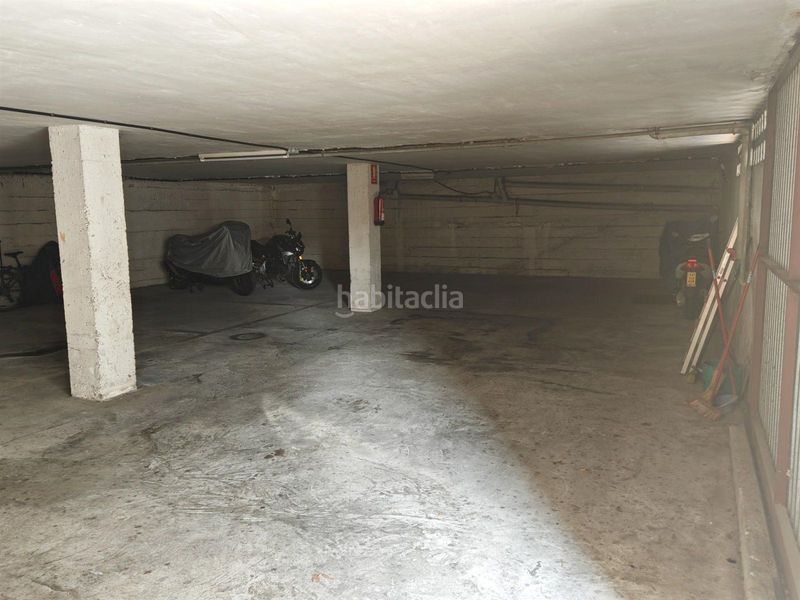 Foto dcbad092-f765-407e-8584-c8a39cdcc596. Aparcament cotxe a Calafell poble Calafell