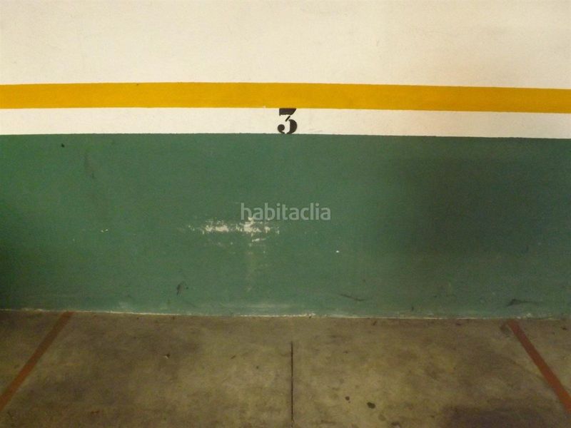 Foto cae61391-3efb-4ce4-8a41-970c8d2b982b. Aparcament cotxe a Calafell poble Calafell