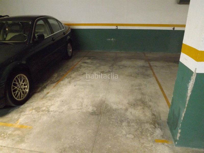 Foto d42a3781-140d-43c6-809d-27dd7247dc32. Aparcament cotxe a Calafell poble Calafell