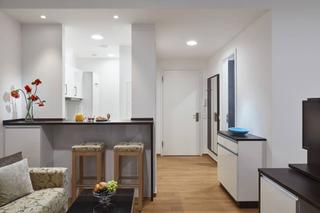 Lloguer Pis a Fajardo. Estudio luminoso amueblado completamente