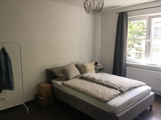 Lloguer Pis a Instituts-Universitat. Estudio luminoso amueblado completamente