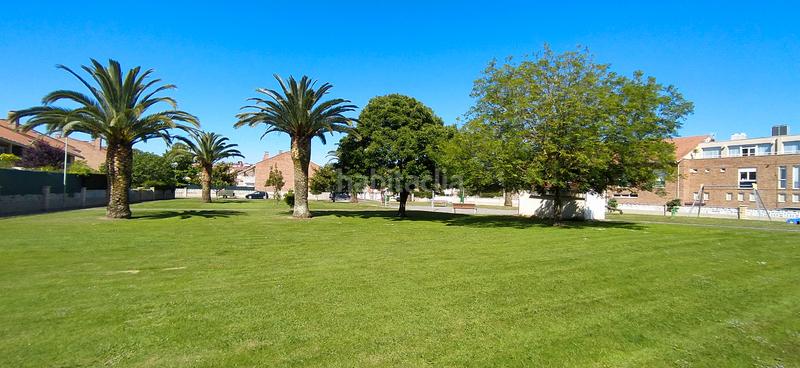 Foto 23f169a7-2f4d-4503-ba6d-1db0fded4b95. Casa aparellada amb calefacció aparcament piscina a Santa Cruz de Bezana