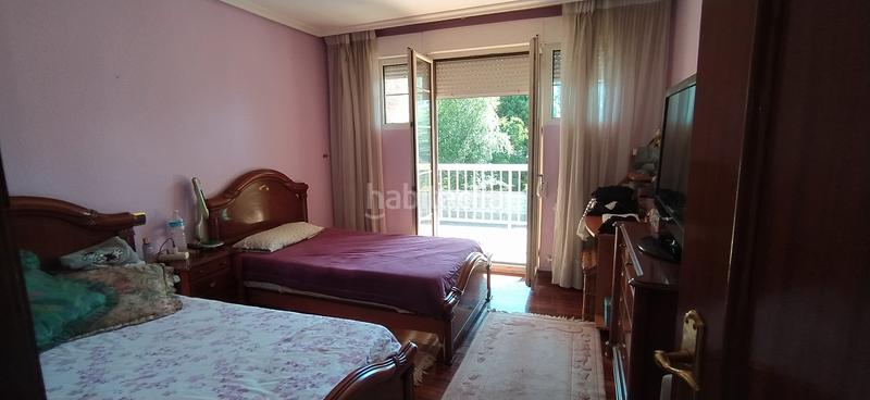 Foto 43e0cd29-46d5-4302-9265-abac0ea6ddbd. Casa aparellada amb calefacció aparcament piscina a Santa Cruz de Bezana