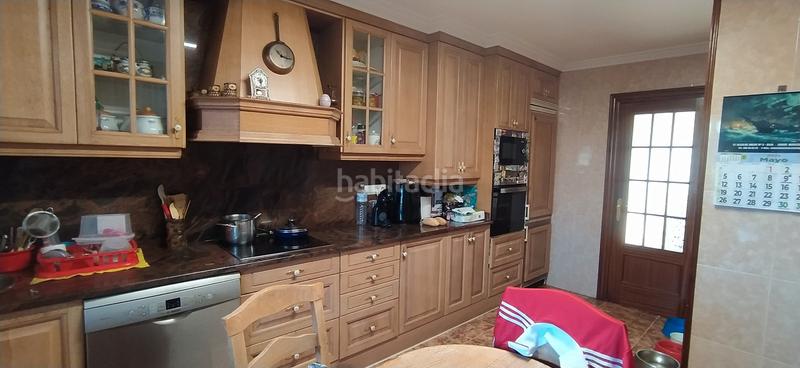 Foto 6d7dad7b-b700-48f7-b3f9-e373a99b1763. Casa aparellada amb calefacció aparcament piscina a Santa Cruz de Bezana