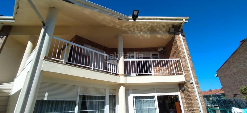 Foto 98f75976-0b2e-4106-a975-2a0d9841de18. Casa aparellada amb calefacció aparcament piscina a Santa Cruz de Bezana