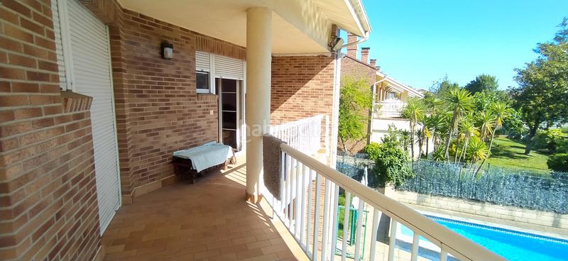 Foto bacd8e9d-7811-4a28-b014-1cdbd12445cf. Casa aparellada amb calefacció aparcament piscina a Santa Cruz de Bezana