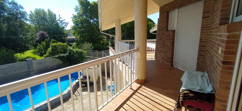 Foto c11317a6-795a-4416-9128-ec2f73262cec. Casa aparellada amb calefacció aparcament piscina a Santa Cruz de Bezana