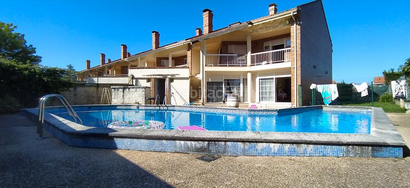 Foto cbf5b357-89ca-421d-ae79-67a52de9d560. Casa aparellada amb calefacció aparcament piscina a Santa Cruz de Bezana
