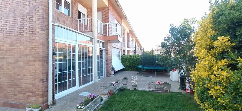 Foto e418c2d6-202d-4a8f-958b-a0973d5d7bc6. Casa aparellada amb calefacció aparcament piscina a Santa Cruz de Bezana