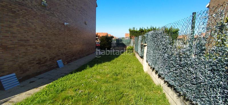 Foto e5b5ec7b-c081-4ab7-ab2d-c40e1538f93e. Casa aparellada amb calefacció aparcament piscina a Santa Cruz de Bezana