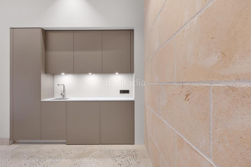 Foto eefab985-d2f7-419b-b8bf-112f43b0ab80. Casa adosada en La Llotja-Born Palma de Mallorca