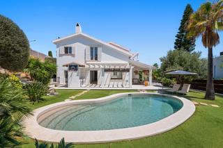 Casa  Gran via illa tagomago. Villa mediterrnea con vistas al mar en nova santa ponsaelegante