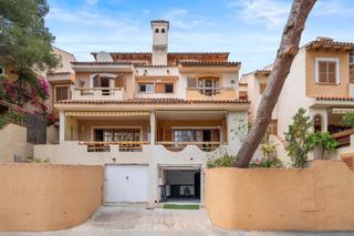 Semi detached house in Carrer del Bell Puig