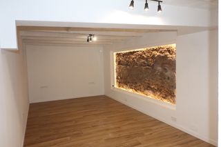 Rent Flat  Carrer de vinaròs. Alquiler vivienda reformada con encanto en barceloneta