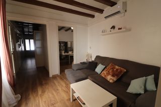 Location Appartement  Carrer d'avinyó. Amplio piso amueblado de 5 habitaciones con excelentes vistas y