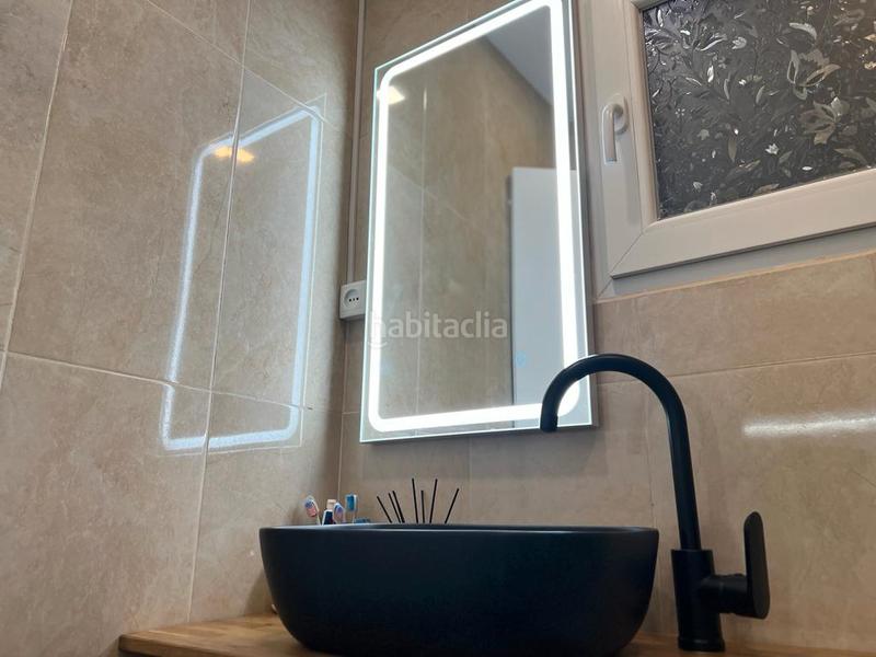 Foto d2476bfd-7d84-4903-adff-4a15276d1425. Duplex in carrer de sant iscle 52 in Turó de la Peira Barcelona