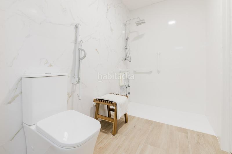 Foto b34a4862-6cd2-4c7d-b314-7dc840e9bf95. Planta baixa a Torrefiel Valencia