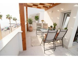 Casa  Calle piragua. Estupenda casa a escasos metros del mar en torrenueva costa.
