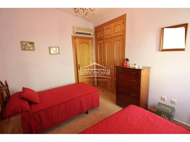 Foto 28337347-4a4b-47bb-927e-40c221a3fa5e. Casa a schiera con parcheggio piscina in Motril ciudad Motril