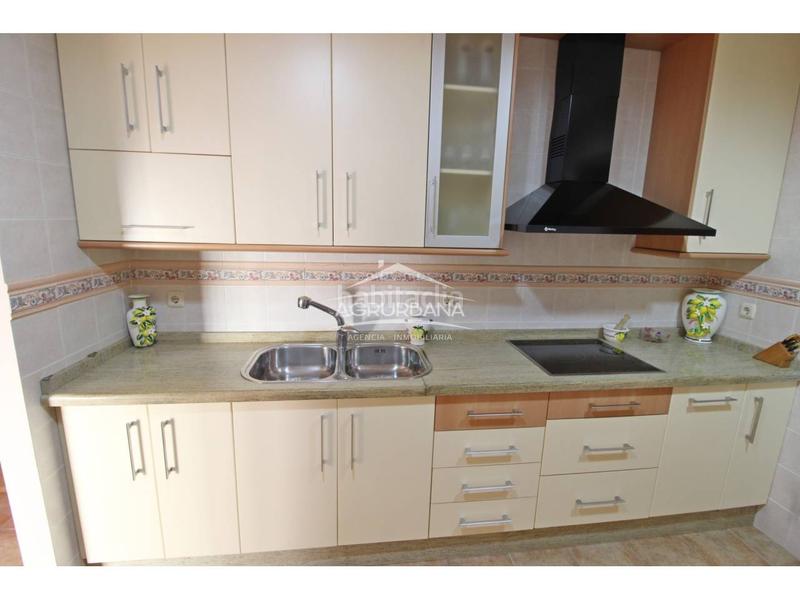 Foto 60c3c1bb-bba4-4e26-9d2e-d54865ad8aaf. Casa a schiera con parcheggio piscina in Motril ciudad Motril