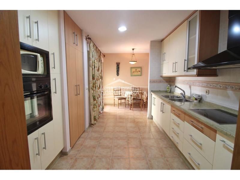 Foto 99455774-1929-4db0-acd9-720ce016e789. Casa a schiera con parcheggio piscina in Motril ciudad Motril