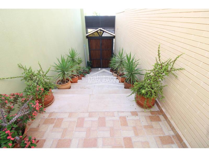 Foto f595e64c-5301-469e-863e-d011980a547b. Casa a schiera con parcheggio piscina in Motril ciudad Motril