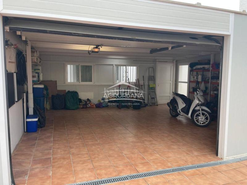 Foto 13528e3f-2cf7-4bc6-83a1-c53a8111297e. Chalet avec parking piscine dans Motril ciudad Motril