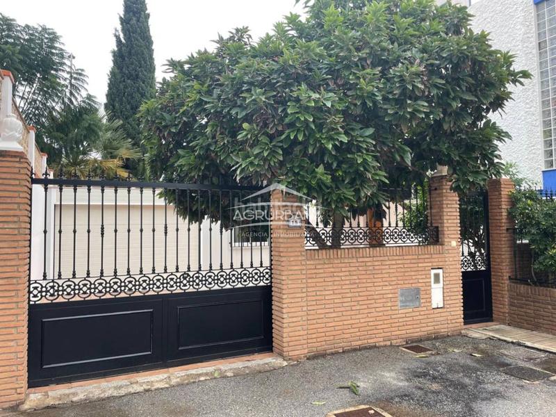 Foto c0fbb32c-efdb-4f07-91f4-38b7a7dffc7b. Chalet avec parking piscine dans Motril ciudad Motril