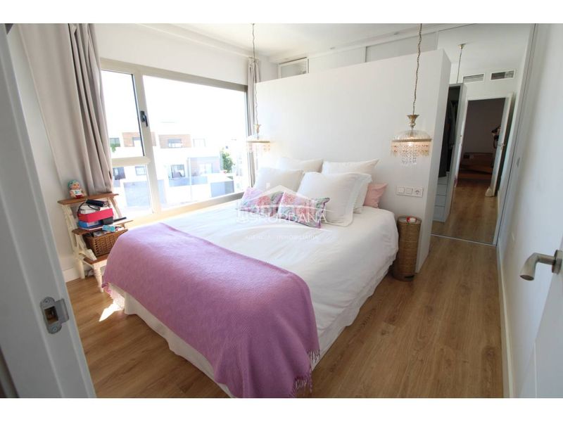 Foto 104df9d9-1fe2-4d55-824d-7637ac942617. Casa adossada amb calefacció aparcament piscina a Motril