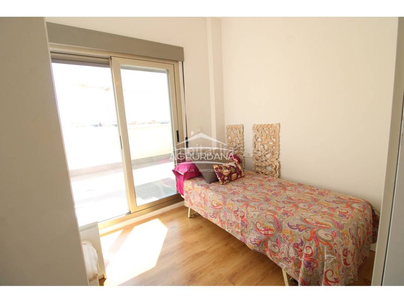 Foto 2d83a6d8-d001-4a35-b7d0-01611173b7db. Casa adossada amb calefacció aparcament piscina a Motril