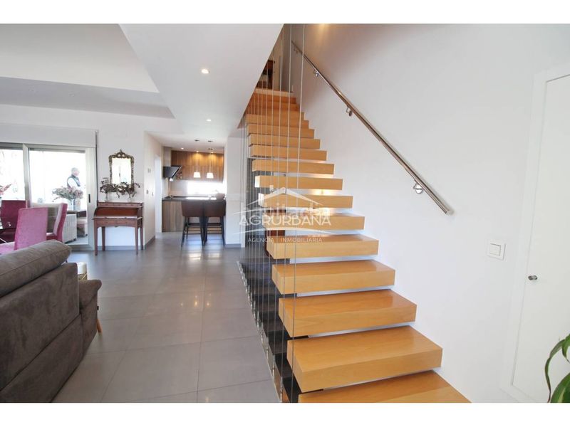 Foto 651c9bbc-d5ea-486e-8720-686883a0c1d4. Casa adossada amb calefacció aparcament piscina a Motril