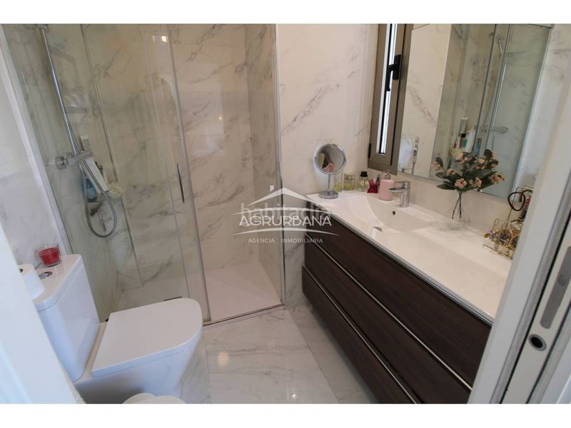 Foto 6af8ee18-34a8-4661-af4f-6afe91370ae7. Casa adossada amb calefacció aparcament piscina a Motril