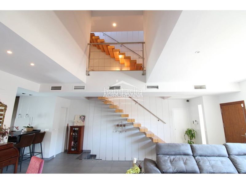 Foto 87834be9-20ce-4f48-80cf-e1147bfd3d0e. Casa adossada amb calefacció aparcament piscina a Motril