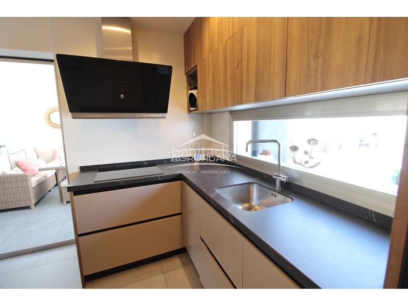 Foto bdcfe453-fcac-48e5-9780-d08f5ab4d308. Casa adossada amb calefacció aparcament piscina a Motril