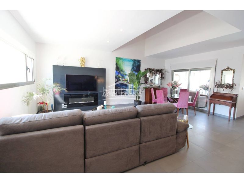 Foto c860d8fc-e094-45e8-8687-4fbf6a06429c. Casa adossada amb calefacció aparcament piscina a Motril