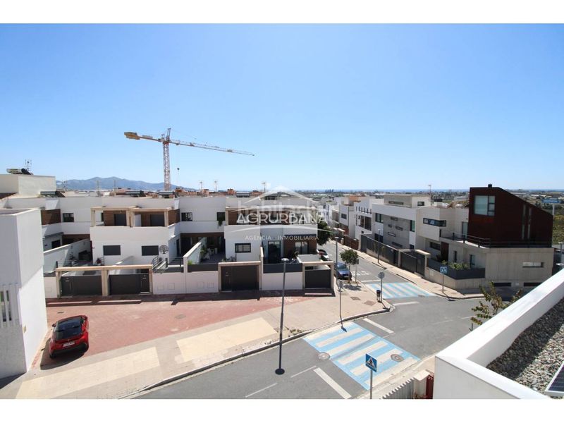 Foto fd4fea1c-e3b6-490e-9470-20a9171e6290. Casa adossada amb calefacció aparcament piscina a Motril