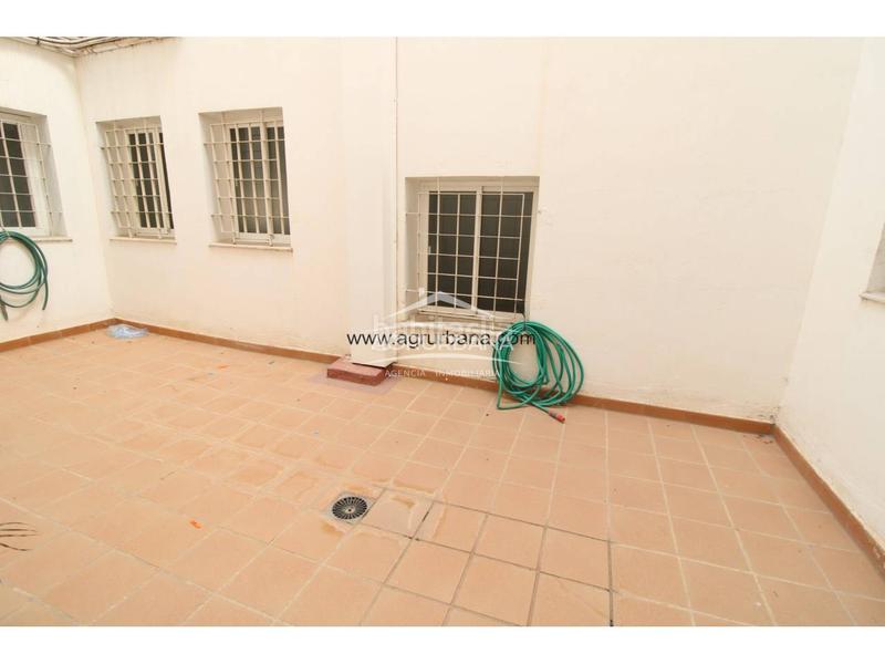 Foto 16812eda-7cc9-449d-ba0b-7752475f843b. Oficina amb aparcament a Motril ciudad Motril