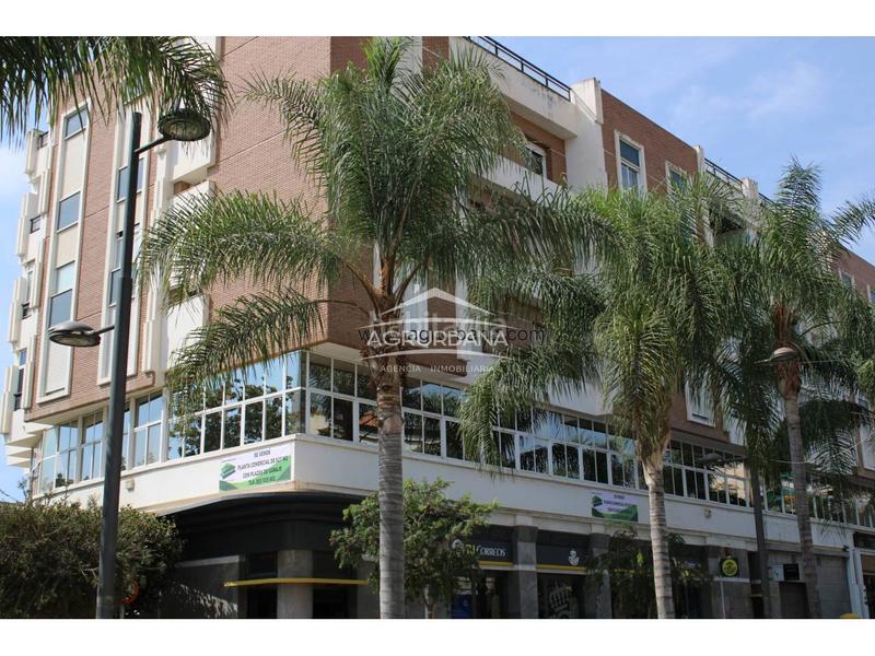 Foto 85c9c003-4ab9-444f-8dec-fb1ae2cbc740. Oficina amb aparcament a Motril ciudad Motril