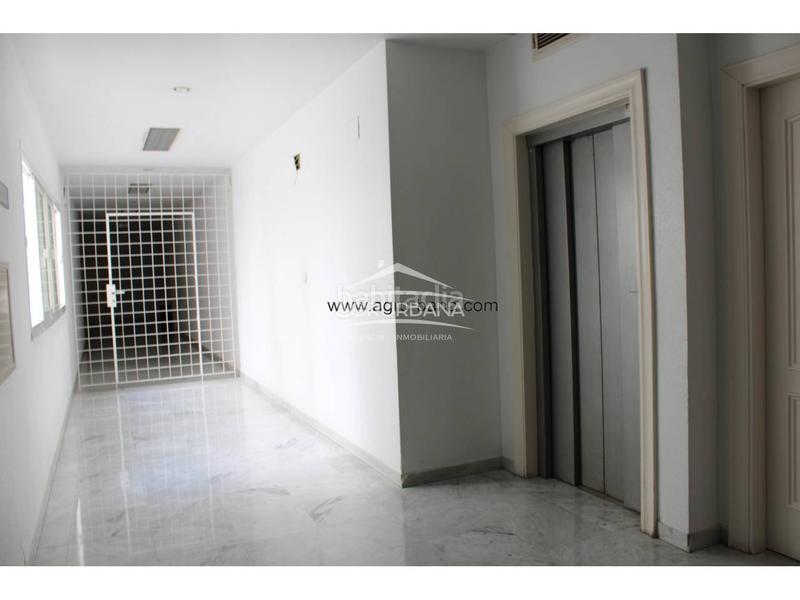 Foto ed62ac12-0952-41ad-b122-abcbcd27e94e. Oficina amb aparcament a Motril ciudad Motril