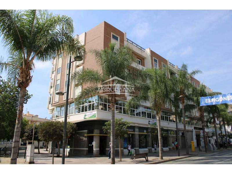 Foto fb786e47-7988-4cae-9d68-9bc20ecb30f3. Oficina amb aparcament a Motril ciudad Motril