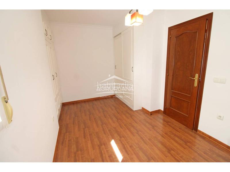 Foto 1d0057a3-9b8b-47f8-a7bb-134b2c465907. Flat with parking in Motril ciudad Motril