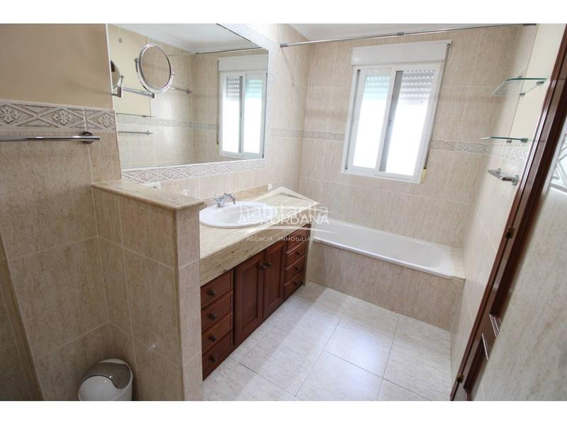 Foto 4a14c417-7c93-4d31-8efa-1ac86767c19a. Flat with parking in Motril ciudad Motril