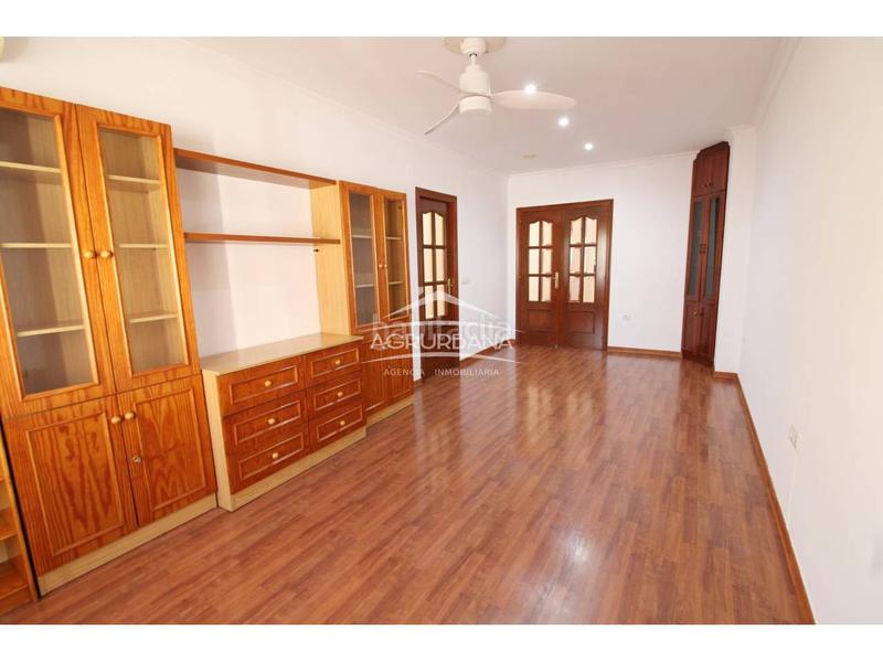 Foto b8c60e5b-cda7-4f26-8f7a-cfc306c090e3. Flat with parking in Motril ciudad Motril