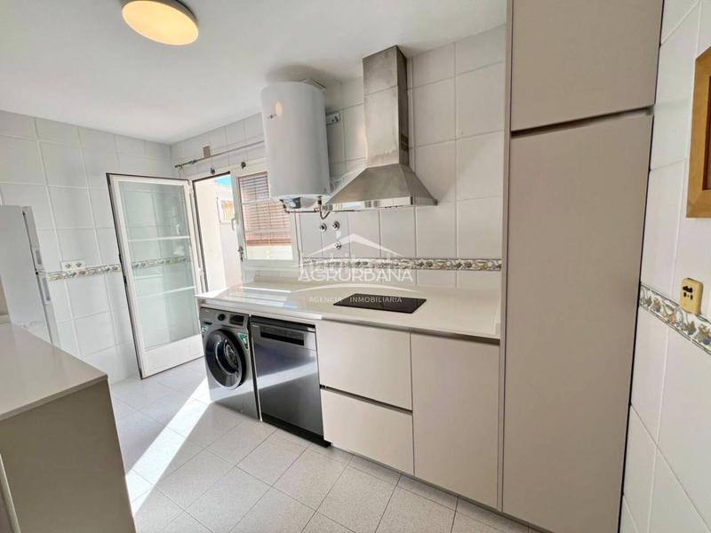 Foto 1e3115bf-3609-4363-b7fb-029407a7a44f. Location appartement avec parking dans Motril ciudad Motril